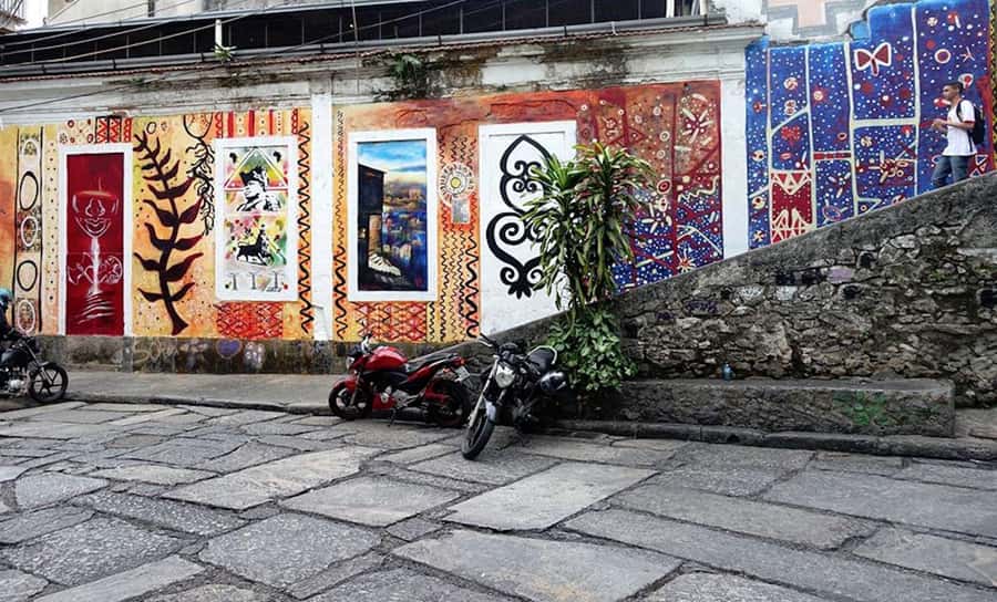 3-Hour Urban Arts Walking Tour - Museum of Tomorrow finish: planning your next step