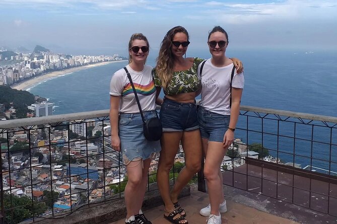 A socio-educational and gastronomic experience in the Vidigal favela - Meeting in Leblon and why the no-jeep approach matters