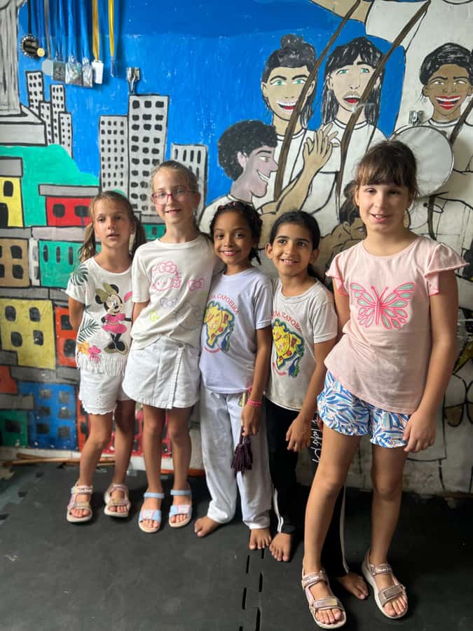 A Walk in the Rocinha Favela: Women Leading the Way - Arts and crafts market stop: practical shopping plus cultural detail