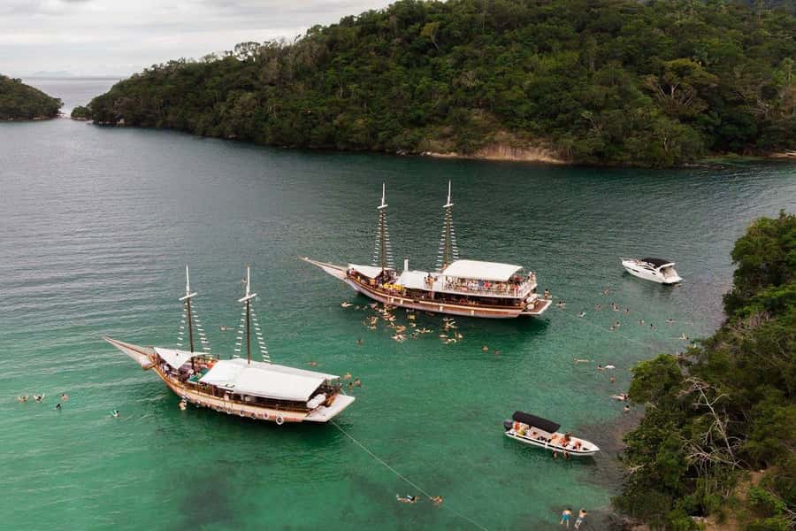 Adventures in Angra and Ilha Grande with Guide and Lunch - Lagoa Azul on Ilha Grande: calm water, fish, and gear decisions