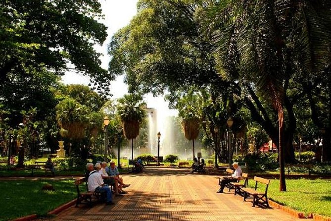 Ancient Rio and Santa Teresa Tour with Hotel pick-up and drop-off - Arcos da Lapa and Praça XV: arches, aqueduct leftovers, and civic power
