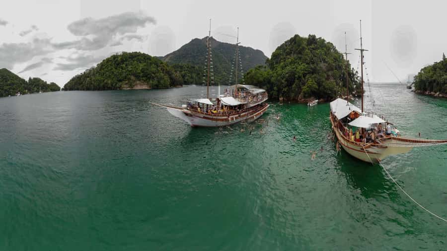 Angra dos Reis: Boat Tour in Ilha Grande and Lagoa Azul - Santa Luzia Departure, No Hotel Pickup, and the Best Way to Arrive