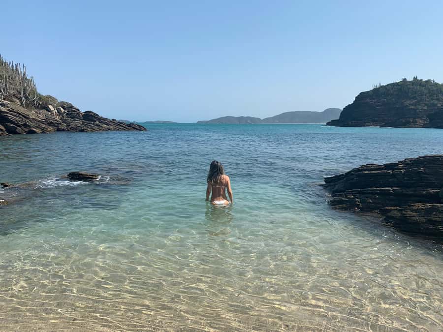 Armação dos Búzios: Walk Through the Natural Pools in Búzios - Natural pools in Búzios: low tide bathing, photo stops, and real safety