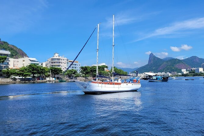 Brunch & Sunset Cruise with Capirinha in Rio - Caipirinha, brunch-style snacks, and the calm rhythm on board