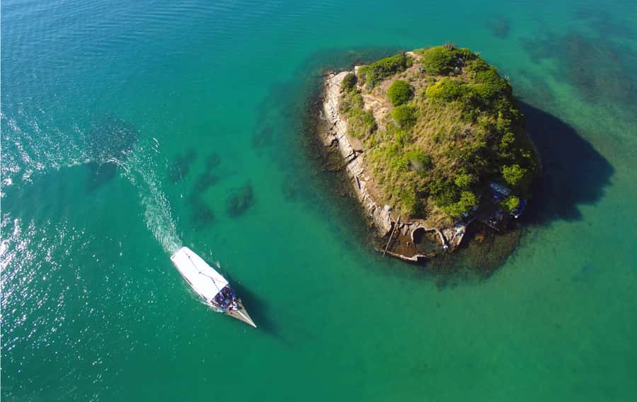 Búzios 2.5-Hour Schooner Boat Experience - Comfort, crowding, and how to dress for deck time