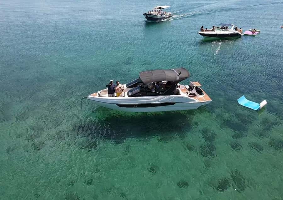 Búzios: Speedboat tour of 2 islands and 11 beaches - Pickup and drop-off: three piers, one key habit