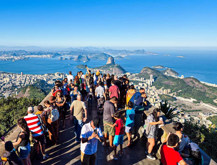 Corcovado, Sugarloaf Mountain, and Selarón Steps 6-Hour Tour - Christ the Redeemer: 38 meters of views and anticipation