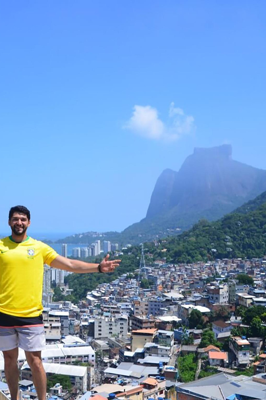 Discover Rocinha: Guided Tour of the Famous Favela - Murals and graffiti: reading the walls like a message board
