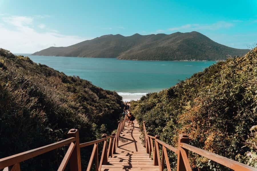 Excursão Arraial do Cabo com saída do Rio de Janeiro - Boat Ride Highlights: Farol Beach and Why the Stop Feels Worth It