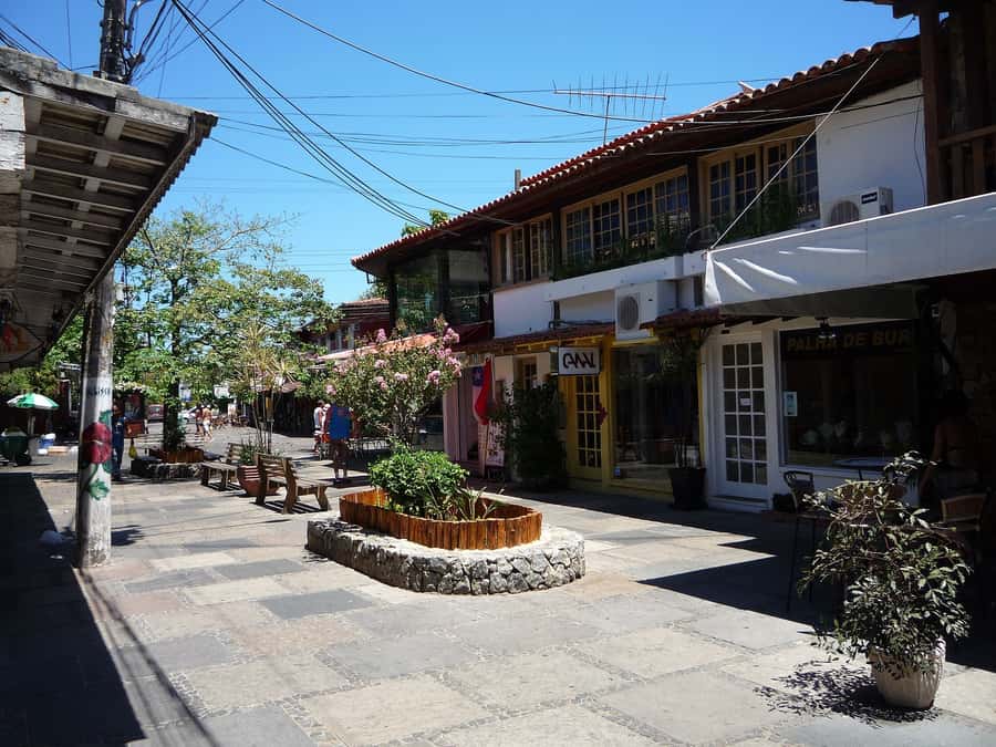 From Rio: Búzios with Boat Tour and Lunch - Lunch at a local restaurant, plus what to budget
