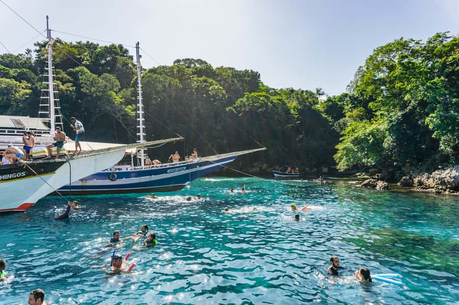 From Rio de Janeiro: Angra dos Reis Boat Trip with Lunch - Lunch in a fishermen’s village, what’s included and what to expect