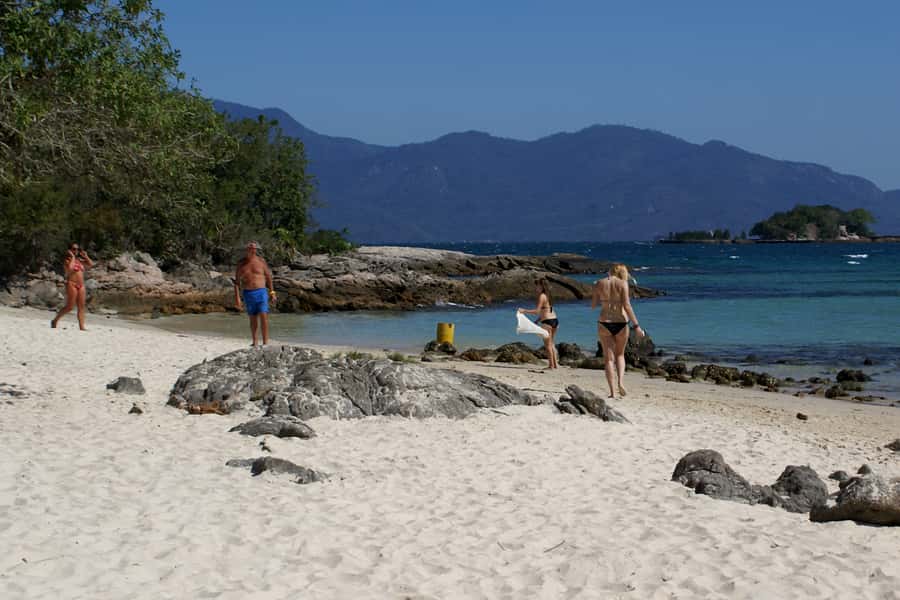 From Rio: Full-Day Angra dos Reis Cruise & Island Tour - Boarding the schooner, watching Angra dos Reis unfold