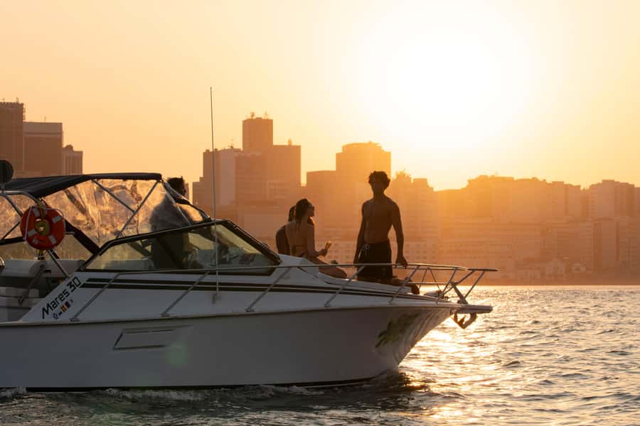 Glória: Sunset Speedboat Cruise with Drinks and Snacks - Entering Guanabara Bay From Marina da Glória