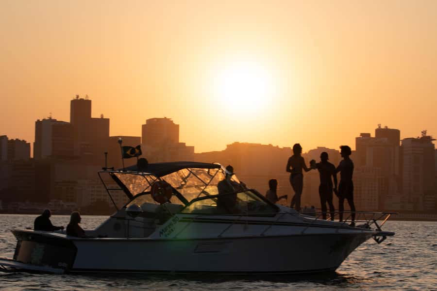 Glória: Sunset Speedboat Cruise with Drinks and Snacks - Who This Cruise Is Best For (And Who Should Skip It)