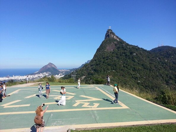 Guided Tour to Favela Santa Marta - Key highlights to look for