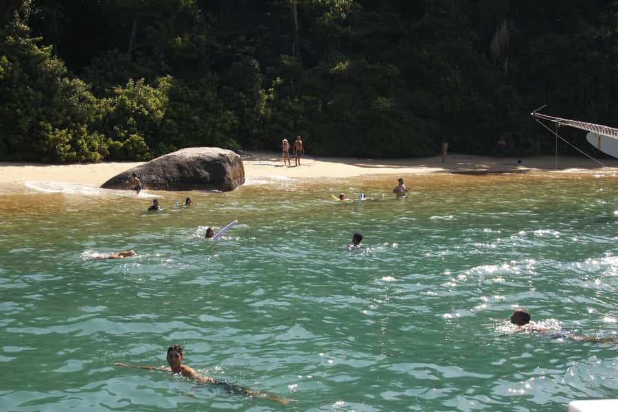 Half-Day Schooner Cruise and Snorkeling in Paraty Bay - Stop 2: Lula’s Beach for calmer, pristine water