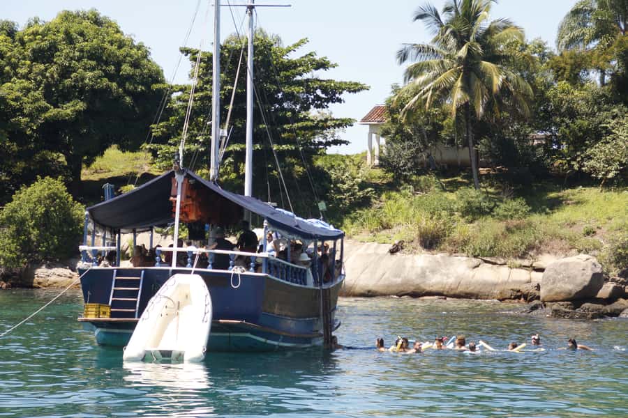 Half-Day Schooner Cruise and Snorkeling in Paraty Bay - Tobogan and Poço do Tarzan waterfalls, what to expect