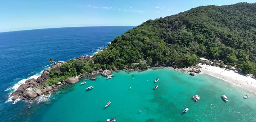 Ilha Grande: 360° Circumnavigation Speed Boat Tour - 8h - Praia do Caxadaço: a fast hit of wild-coast swimming