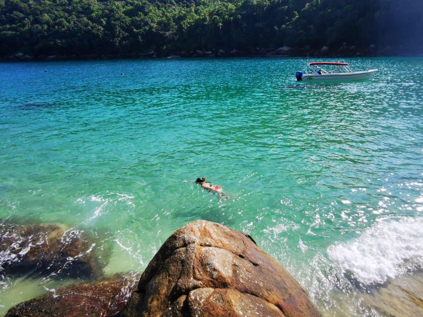 Ilha Grande: 360° Circumnavigation Speed Boat Tour - 8h - Praia dos Meros: snorkeling and marine life time