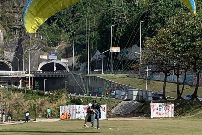 Paragliding in Rio de Janeiro - The ramp climb in the instructor’s car
