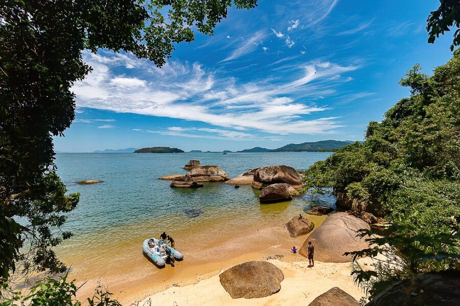 Paraty Bay: Islands & Beaches Boat Tour with Snorkeling - Lunch, Drinks, and the Real Cost of a Cheap Day on the Water