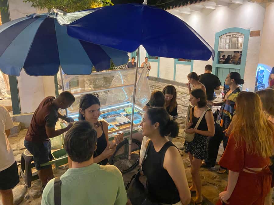 Paraty: Historic Centre Walking Tour & Cachaça Tasting - How the 90 minutes move, without feeling rushed