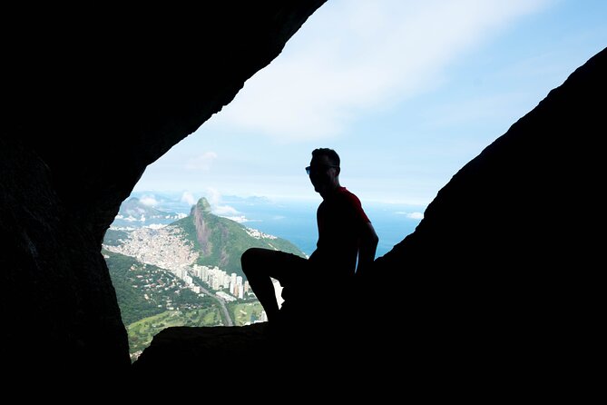 Pedra da Gávea | The best trail in Rio - Climbing and abseiling safety gear: included, and it changes the experience