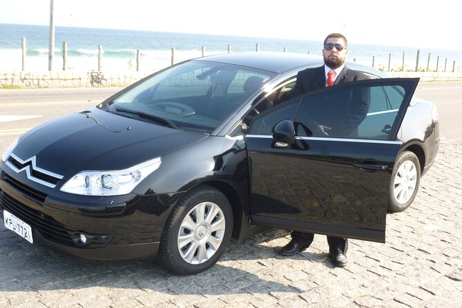 Private Bilingual Transfer - City of Rio de Janeiro - Name-Sign Arrival in Rio, With Flight Tracking for Real Life