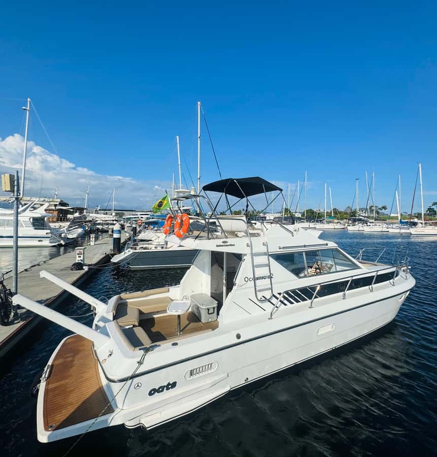 Private speedboat tour in Rio de Janeiro - Why a private two-floor Rio speedboat feels so different