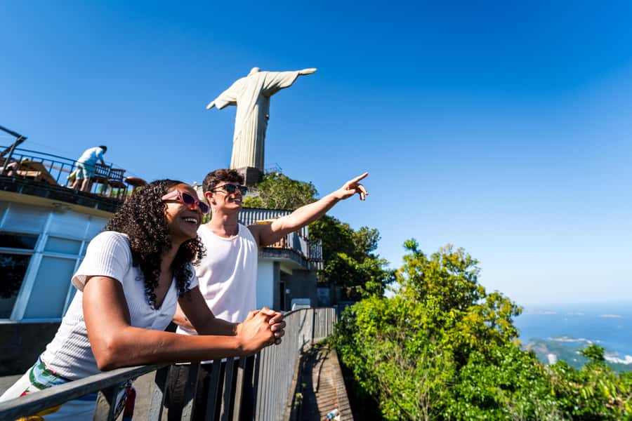 Rio: Christ the Redeemer & Selarón Steps Half-Day Tour - Selarón Steps and Jorge Selarón’s Color Theory