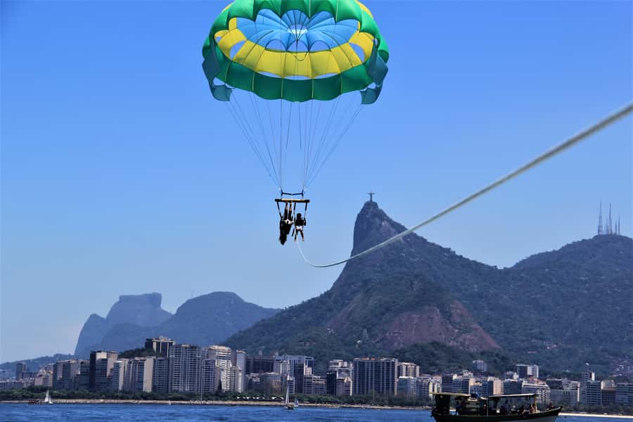 Rio de Janeiro: 2-Hour Boat Trip with Parasailing - Choosing the Best Flight Spot Over Rio’s Water