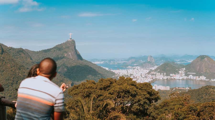 Rio de Janeiro: 4-Hour Botanical Garden & Tijuca Forest Tour - São Conrado beach pass-by and hang glider spectacle