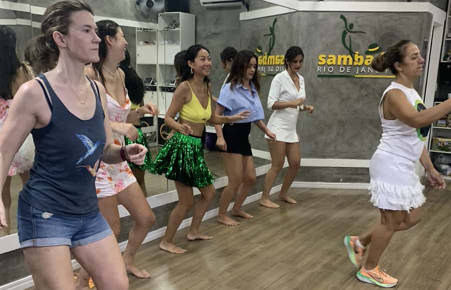 Rio de Janeiro: Beginner Samba Lesson in Ipanema - Samba Basics With Carnival Pros in Ipanema
