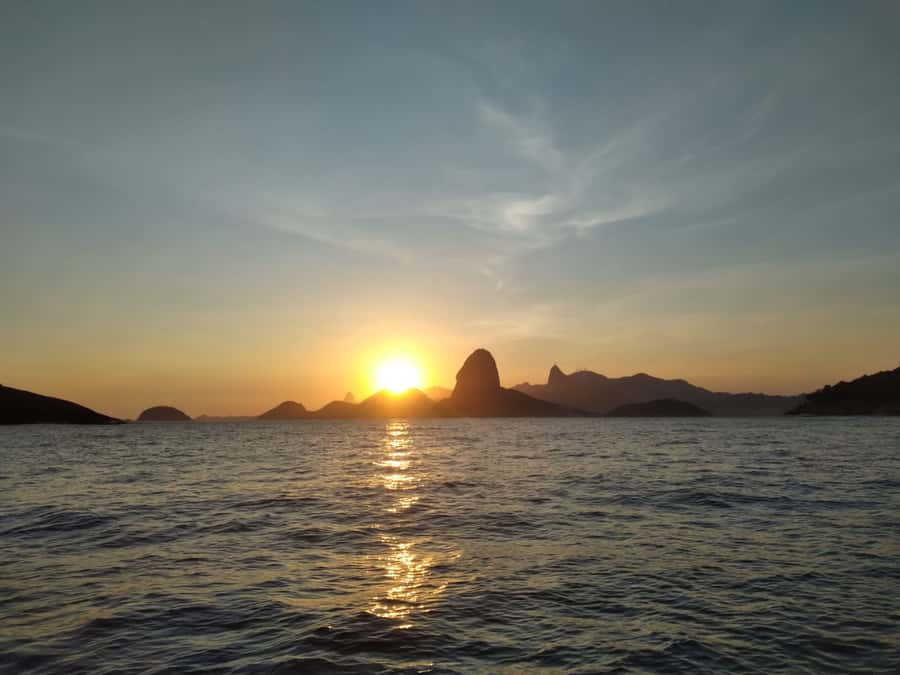 Rio de Janeiro: Boat Tour - Sunset with Beer - Drinks included, so you can focus on the views