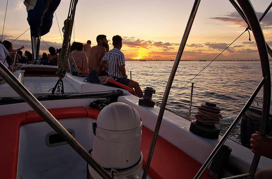 Rio de Janeiro: Guanabara Bay Sunset Sailing Tour & Drinks - FAQ