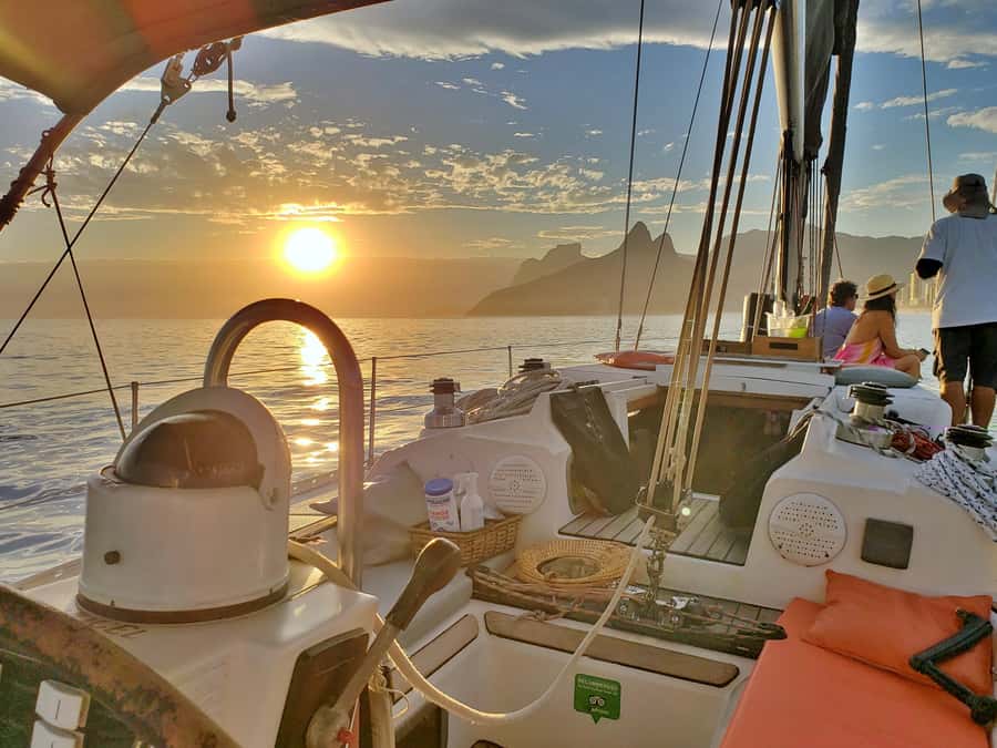 Rio de Janeiro: Guanabara Bay Sunset Sailing Tour & Drinks - Why Guanabara Bay Is the Best Place to See Rio from Water