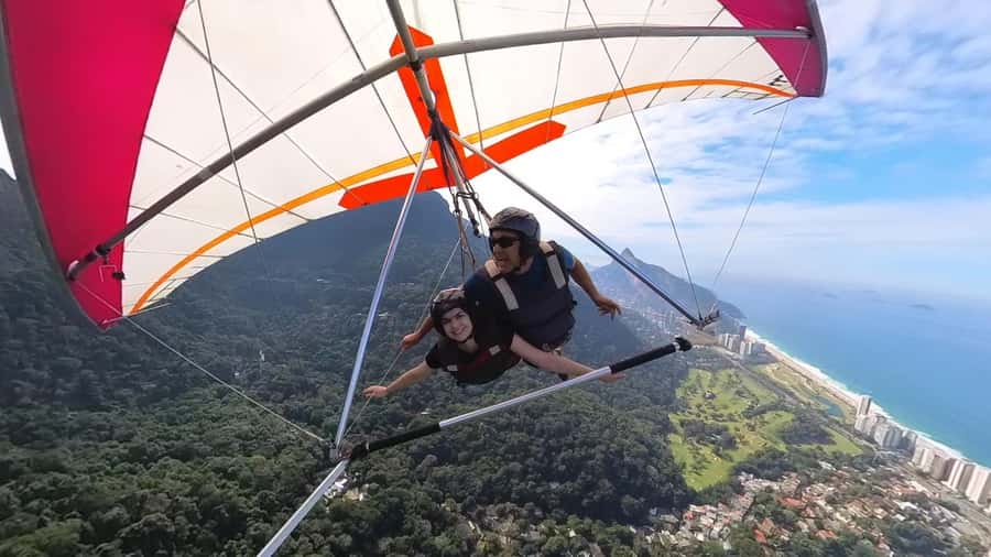 Rio de Janeiro: Hang Gliding or Paragliding Experience - Meeting at São Conrado Beach, right down to the address
