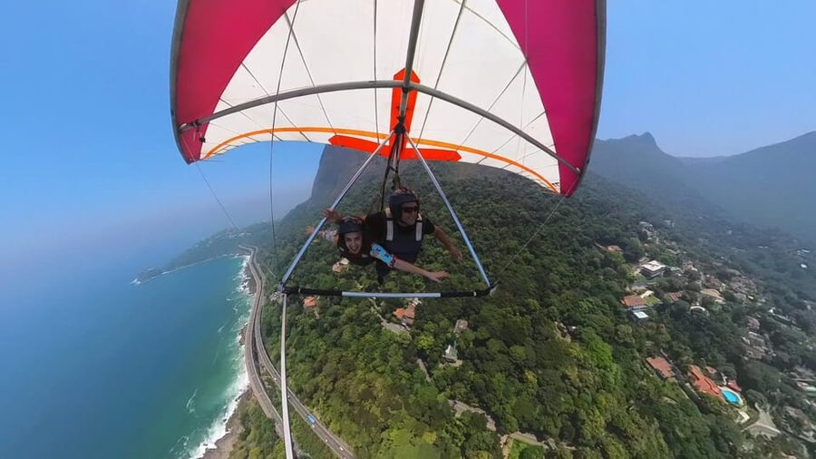 Rio de Janeiro: Hang Gliding or Paragliding Experience - Landing and the photo or video reveal: how to think about the add-ons