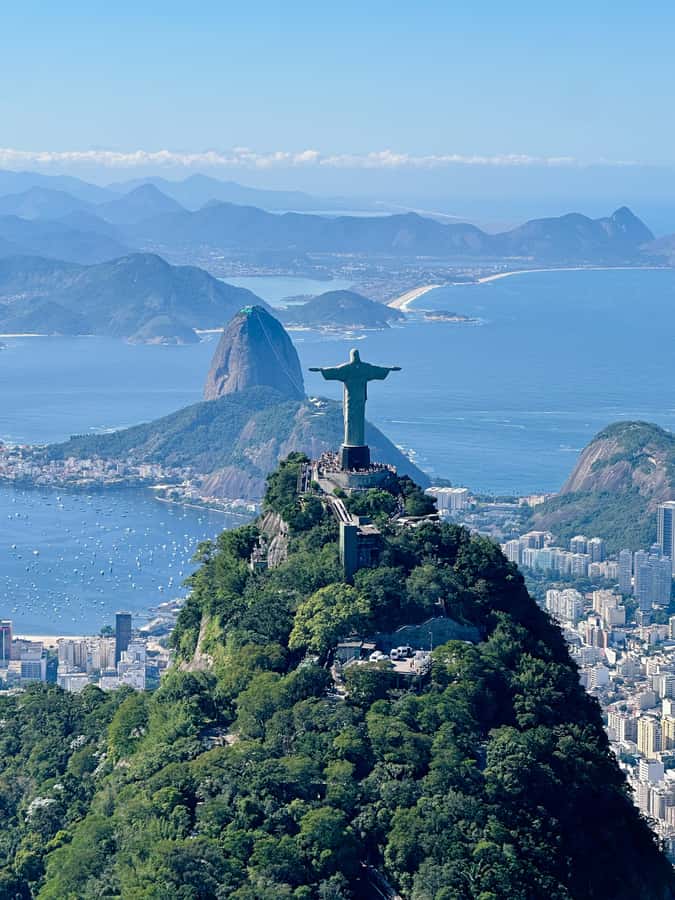 Rio de Janeiro: Helicopter Flight Christ the Redeemer 30 min - Praia da Joatinga, Pedra da Gávea, and São Conrado: the coast turns wild