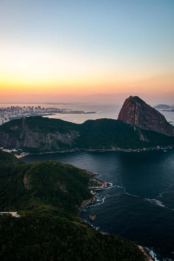 Rio de Janeiro: Helicopter Tour with an unforgettable view - Should you book this helicopter tour to see Christ and the beaches from above?