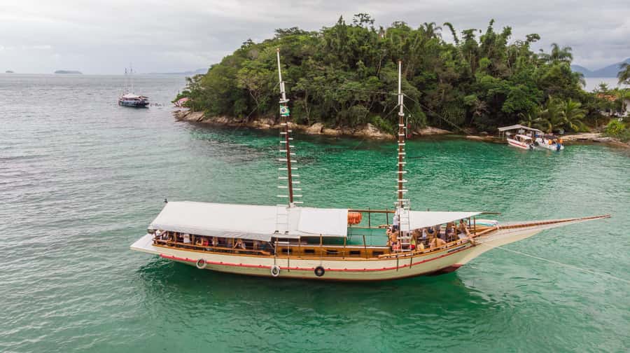 Rio de Janeiro: Ilha Grande with Boat Tour & Optional Lunch - The schooner boat tour: the fun part, and the comfort variable