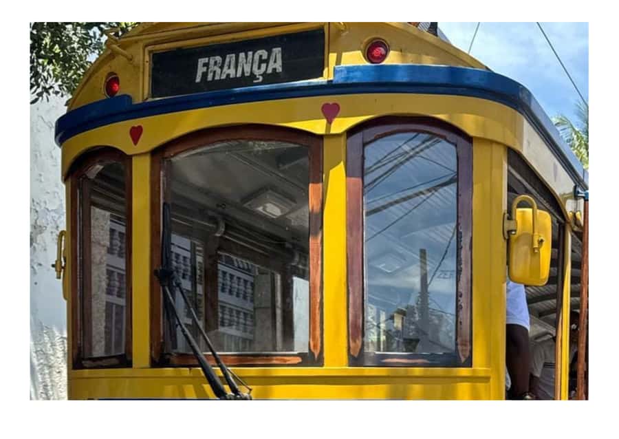 Rio de Janeiro: Lapa and Santa Teresa - Meet the guide in blue, then let time slip