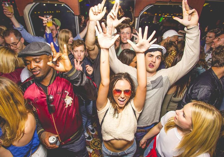 Rio de Janeiro: Late Night Boat Party with DJ and Dancing - Booking the Night: What I’d Decide If It Were My Trip
