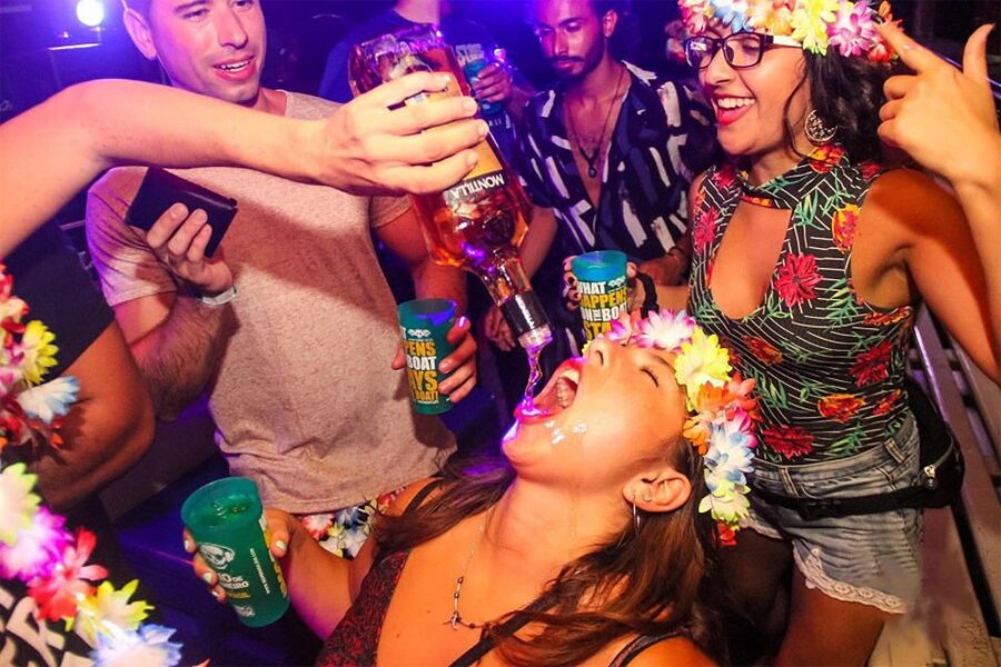 Rio de Janeiro: Late Night Boat Party with DJ and Dancing - Food, Drinks, and What to Do Before You Board