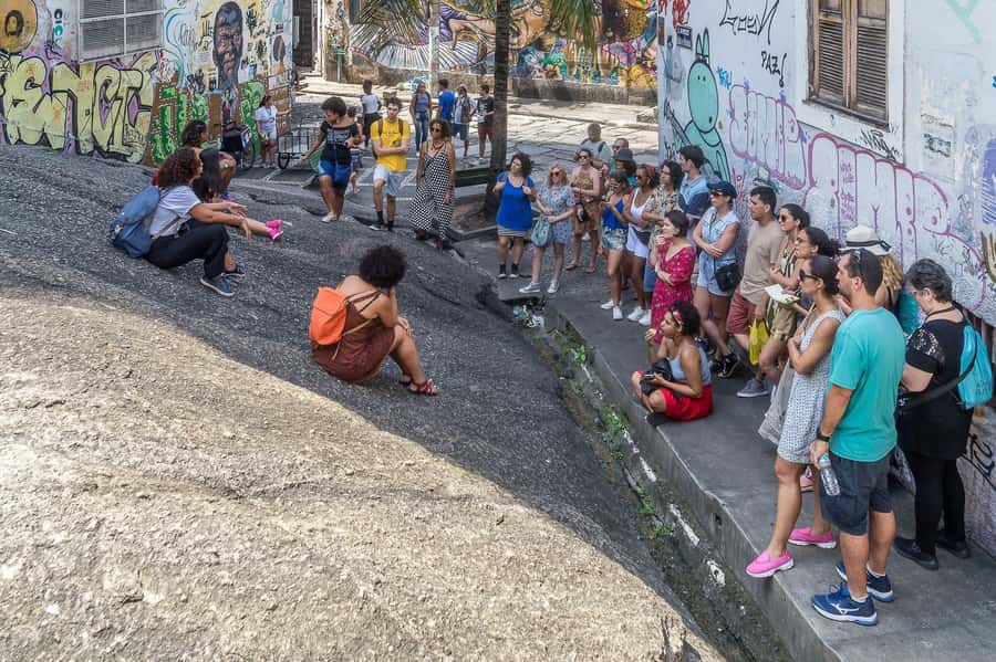 Rio de Janeiro: Little Africa Heritage Walking Tour - The 150 minutes on your feet: pacing, heat, and why the guide matters