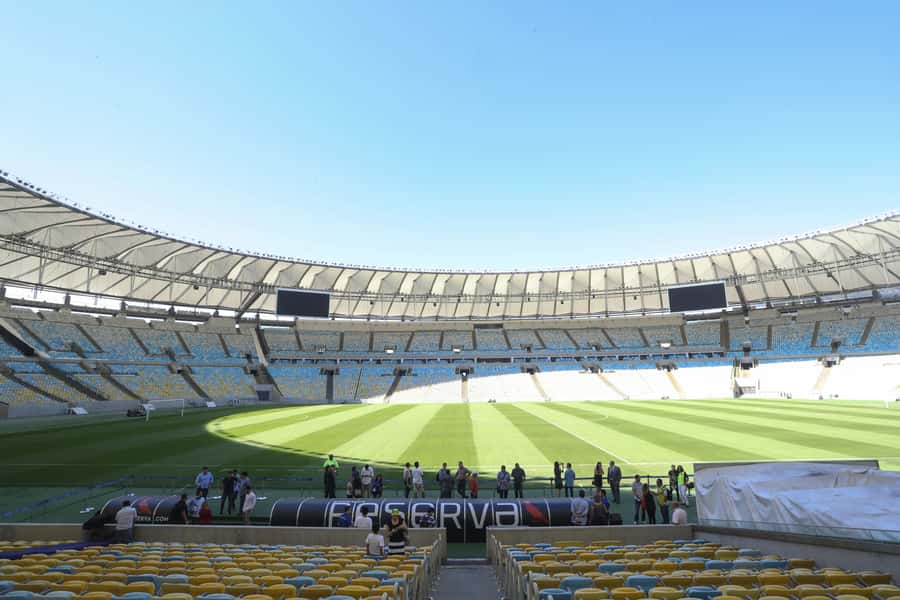 Rio de Janeiro: Maracanã & Flamengo Football Tour - Guides and language: how the tone of the day gets set