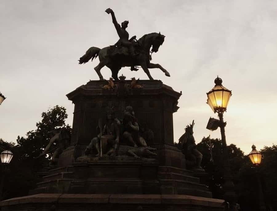 Rio de Janeiro : Must-See Sites Walking Tour With A Guide - Cinelândia: end in a cultural and political crossroads