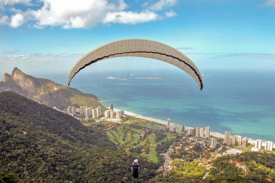 Rio de Janeiro: Paragliding Tandem Flight - From Hortifrutti to the Launch Ramp (How the Day Flows)