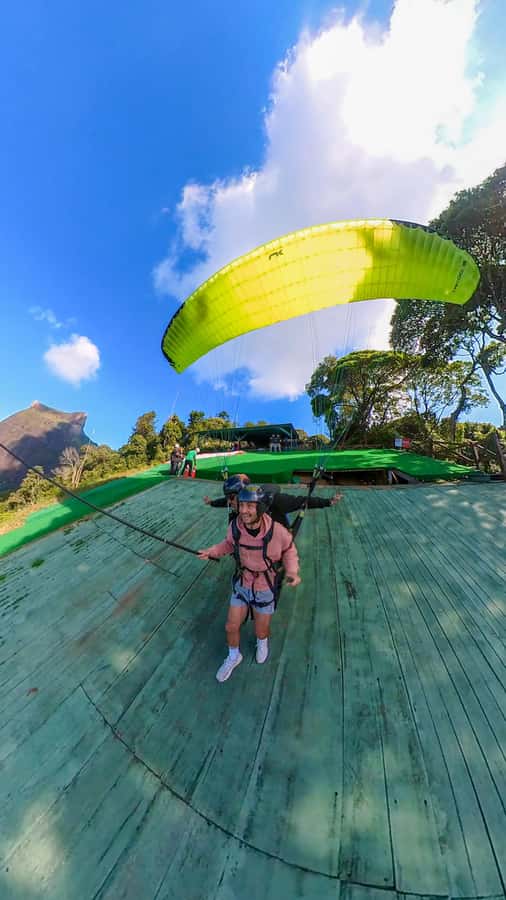 Rio de Janeiro : Paragliding Tandem Flights over Rio - From Pepino Beach to the Flight Club, how your 2 hours really work