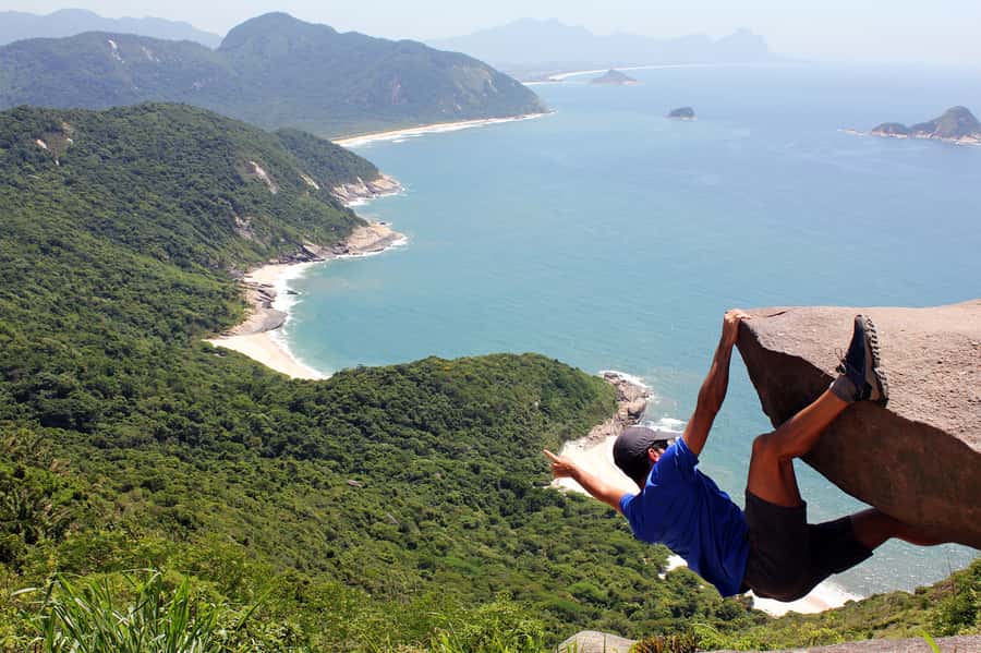 Rio de Janeiro: Pedra do Telegrafo Hike & Grumari Beach Tour - The Pedra do Telegrafo hike: 3.6 km round trip with 300 m of gain